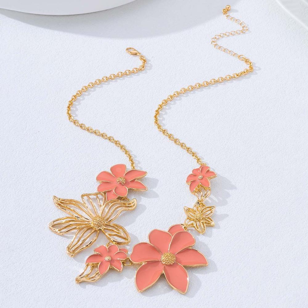 Drip Oil Trendy Floral Necklace Vintage Women Pendant Necklace Flower Collarbone Chain  Daily Wear