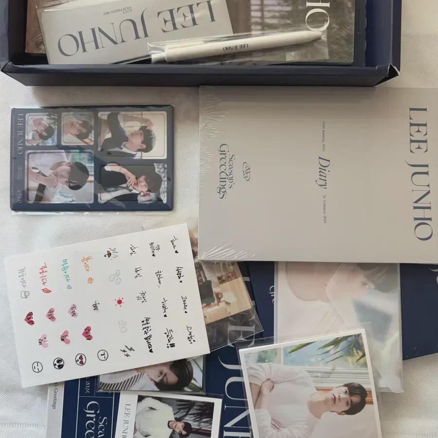 

2023 Lee Joon-ho Season Greetings