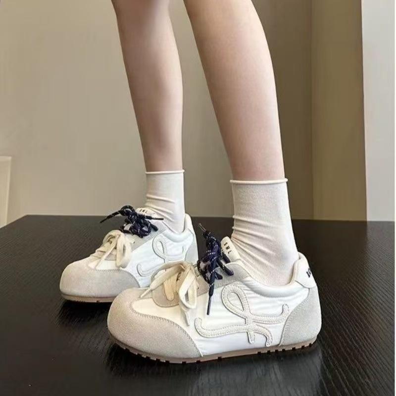 Niche Retro Moral Training Shoes Women's 2025 Spring and Autumn New Lightweight Soft-soled Mango Head Casual Sports Leather Panel Shoes