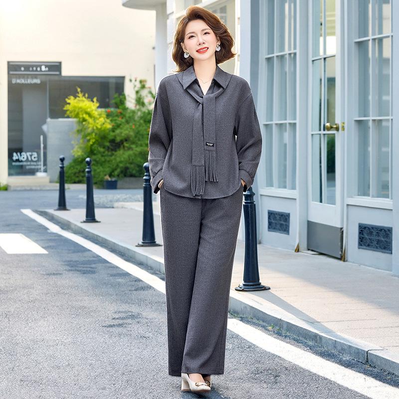 

Spring & Autumn Knitted Suit: Stylish, Age-Reducing Two-Piece with Casual Wide-Leg Pants for Women XL