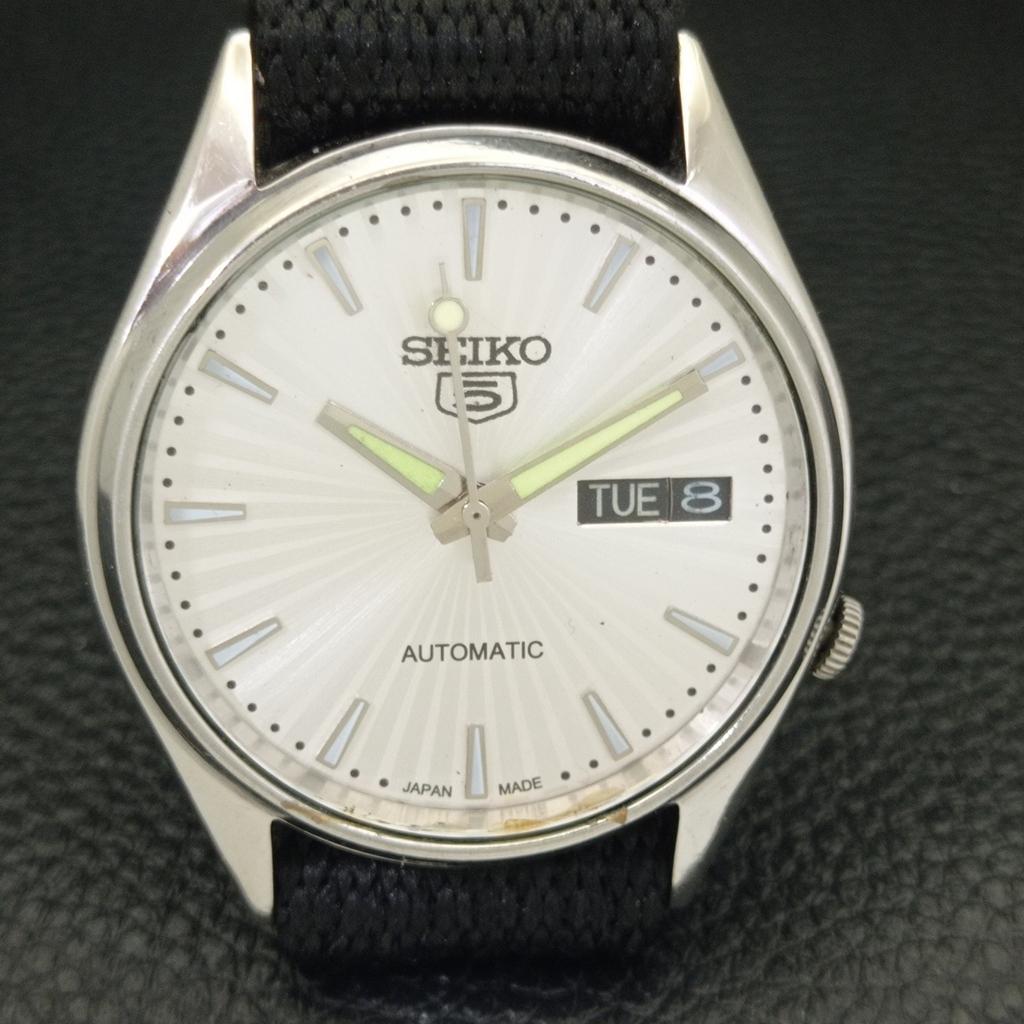 VINTAGE SEIKO 5 AUTOMATIC JAPAN 7009A MENS SILVER COLOR DIAL WATCH a701291-5 R206a-a701291