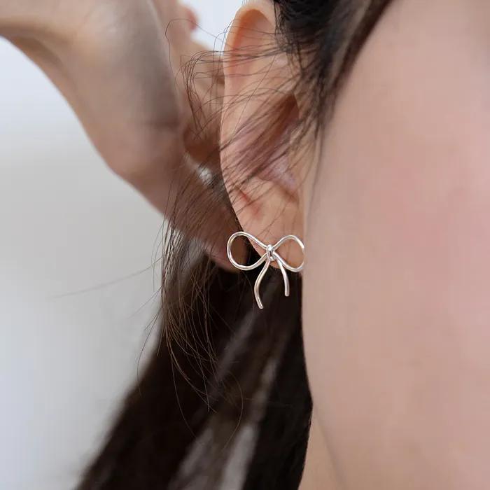 Simple Ribbon Earring