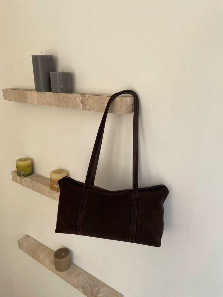 Matinė karvės odos kasdieninė bagetė, nišinė aukštos klasės kokybė, didelės talpos vieno peties rankinė moterims