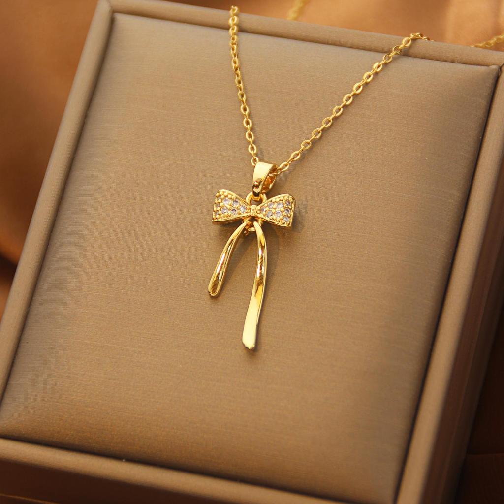 Collar Minimalista de Acero de Titanio - Cadena para Clavícula Moderna, Lujosa y Versátil