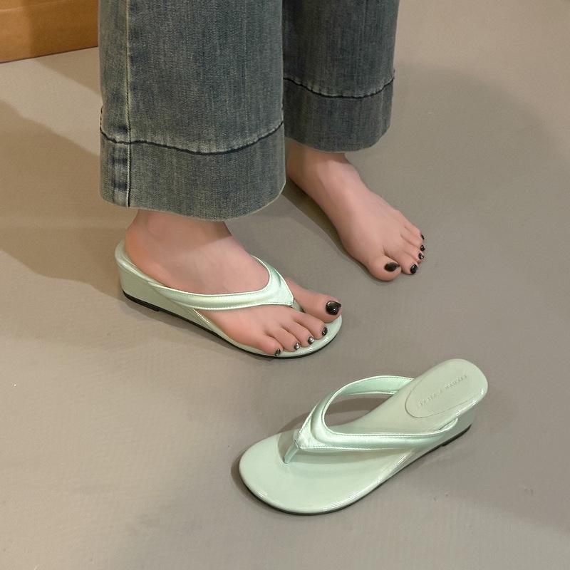 Flip-flops Women's Spring Retro Shoes Fashionable Wedge Heels Flip-flops