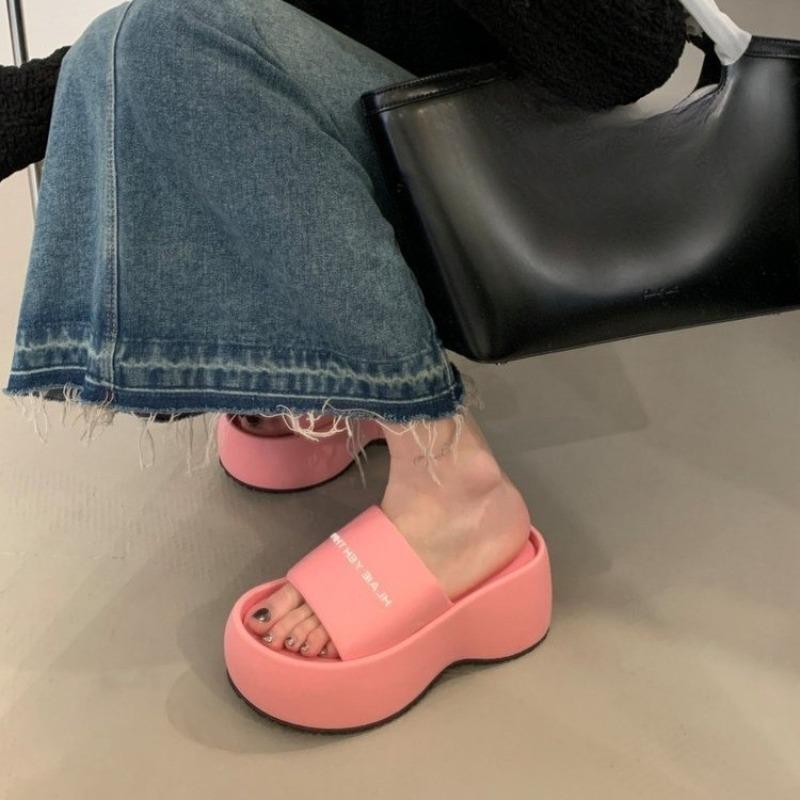 Nové lehké jednopopruhové cool boty na běžné nošení zvyšující výšku pro ženy k nošení venku