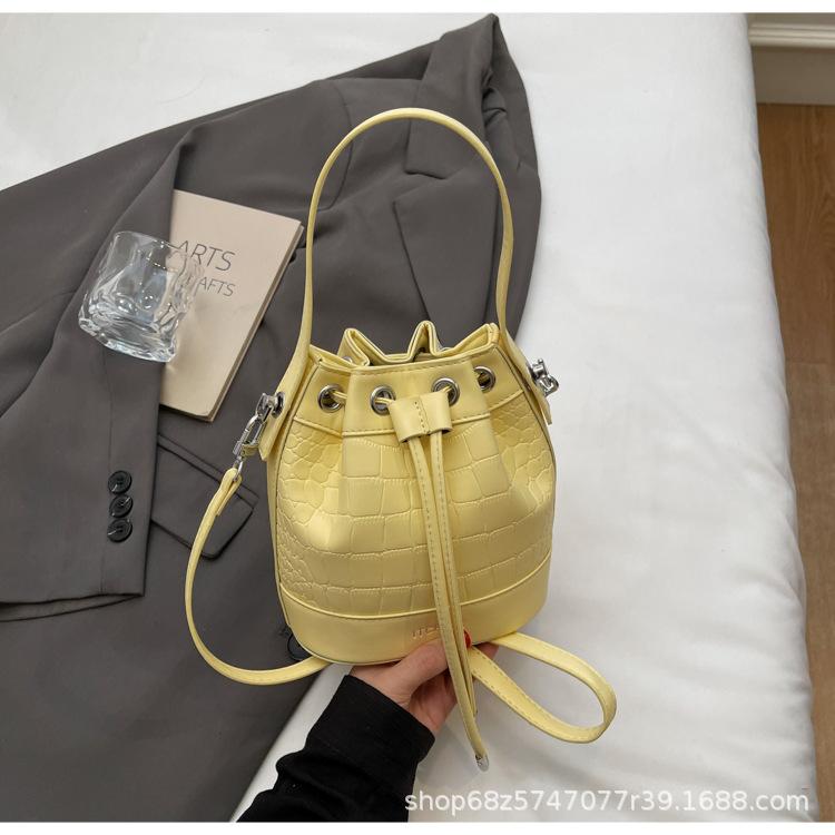 Niche Design Popular Stone Pattern Women's Bag 2025 New Large-capacity Portable Bucket Bag Versatile Shoulder Messenger Bag