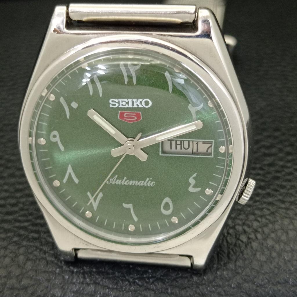 JAPAN VINTAGE SEIKO 5 AUTOMATIC MENS ARABIC GREEN COLOR DIAL WATCH a701302-5 R206a-a701302