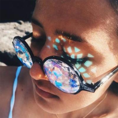 Nikitas Bunte Brille Rave Festival Party EDM Sonnenbrille Gebeugte Linse