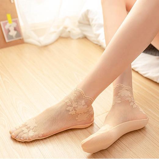 

Lolita Women Invisible Lace Socks Thin Ladies Lace Boat Socks Hollow Non-Slip Shallow Transparent Socks Women EUR 35-41