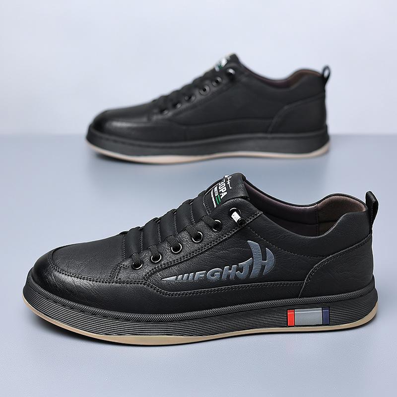 Spring and Autumn New Men's Leather Shoes Leather Versatile Casual Shoes Lightweight Breathable Board Shoes