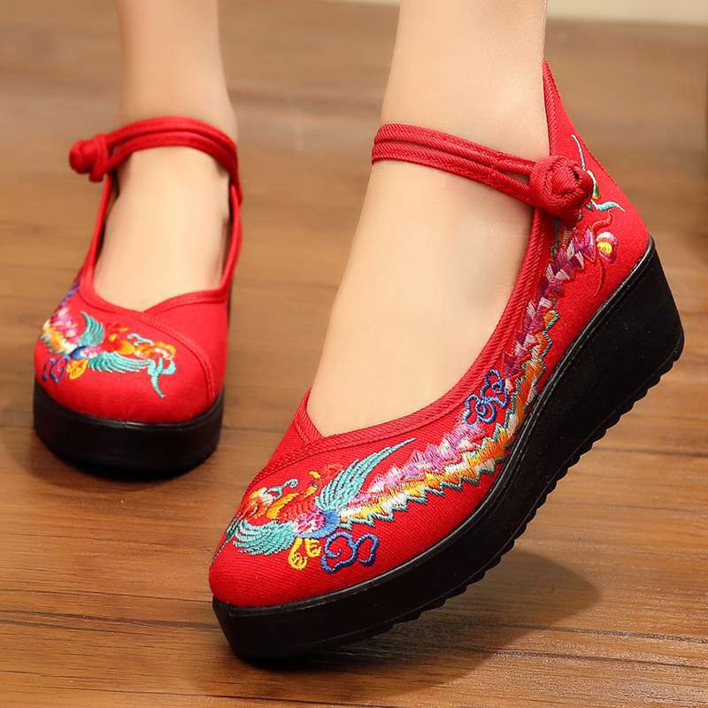 Ethnic style embroidered shoes Laobei cloth shoes women's shoes autumn shallow mouth strap embroidered shoes square dance dancing shoes mother shoes