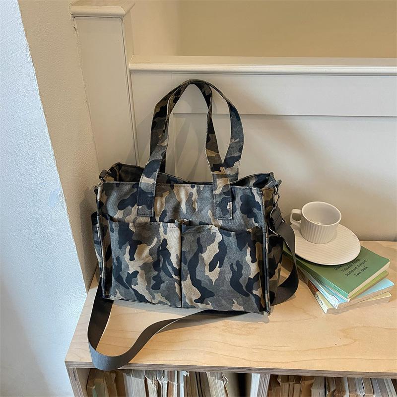 Women's Large Camouflage Canvas Tote - Versatile, Fashionable Handbag for Commuting