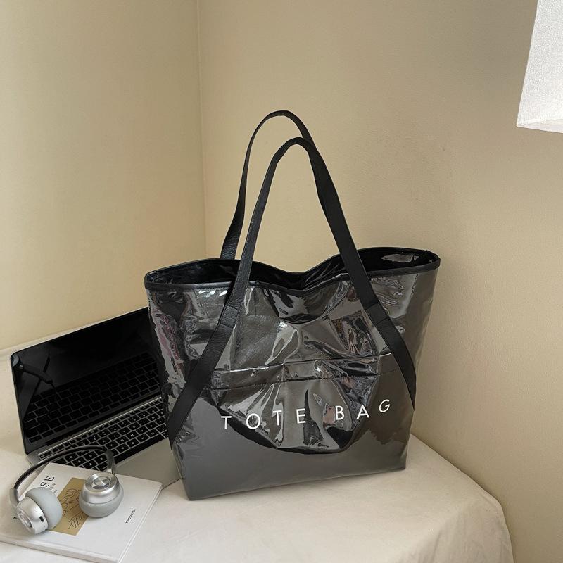 Niche design, casual, simple texture, fashionable large-capacity bag, 2025 summer new women's shoulder tote bag