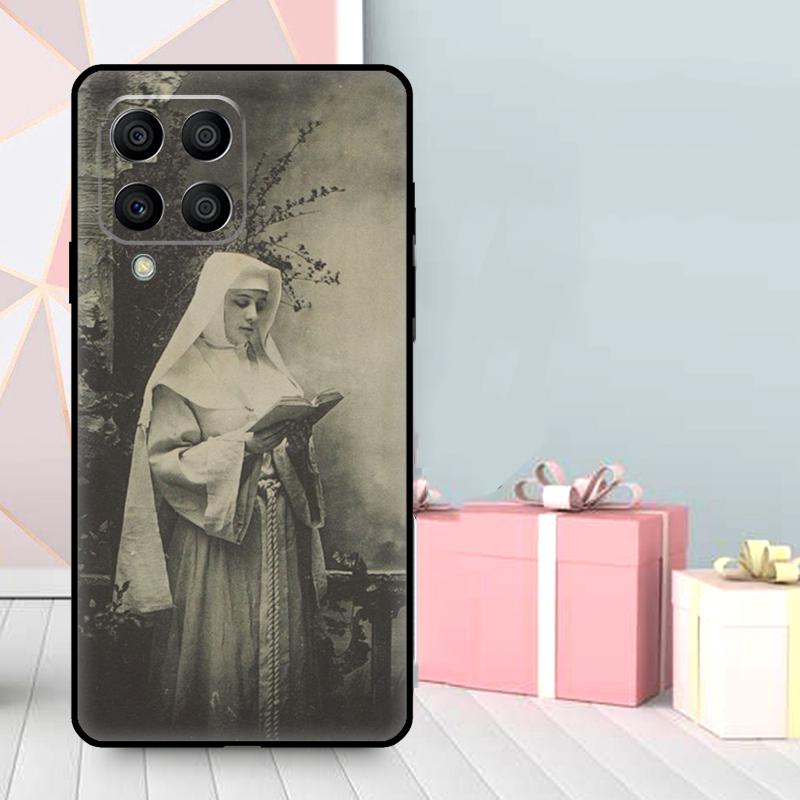 Sister Nun Kiss Case For Samsung Galaxy M06 M11 M31 M14 M34 M54 M12 M32 M52 M15 M13 M16 M36 M56 M53 M35 M55