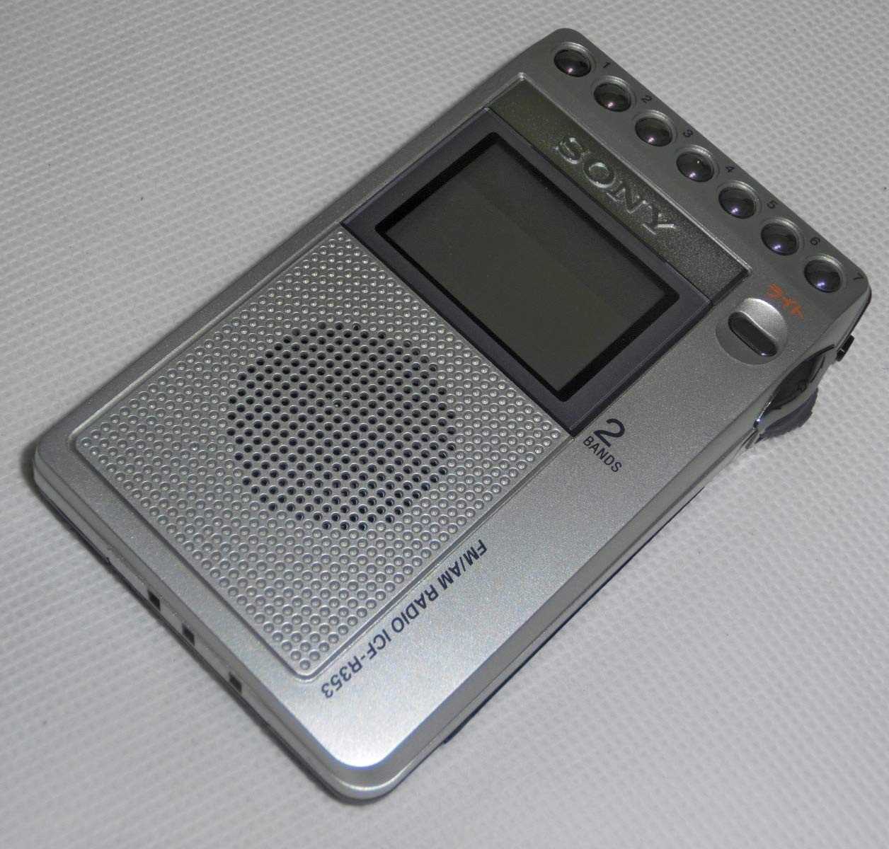 

SONY pocketable radio R353 FM/AM ICF-R353