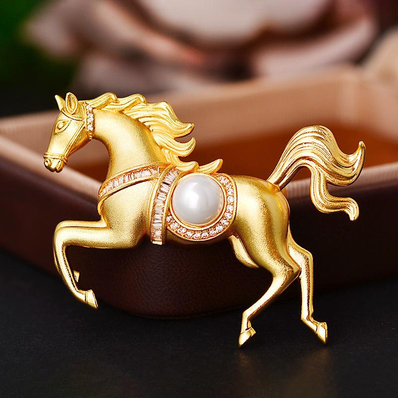 Fashion Rhinestones Pearl Alloy Horse Brooches Zodiac Pony Pins Women Men Clothing Accessories Suit Lapel Corsage New Year Gifts