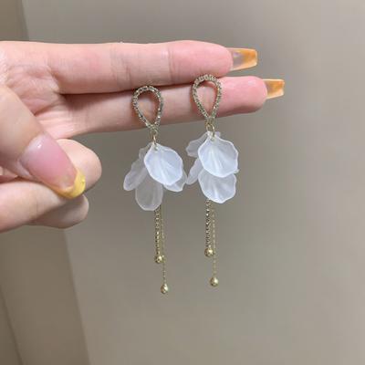 Korean White Petal Fringed Temperament Long Earrings Sweet Super Fairy Simple Small Fresh Silver Needle Earrings Earrings