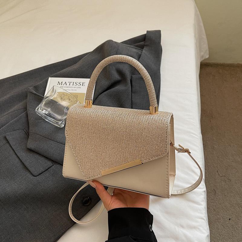 Niche Design Portable Small Square Bag Women's 2025 Summer New Fashion Literary Bright Diamond Shoulder Bag Foreign Style Messenger Bag