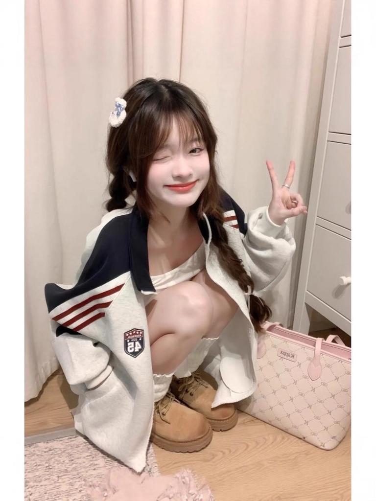 Women's Retro Stand-Up Collar Sweatshirt - Spring/Autumn Oversized Thin Jacket, Niche Design Baseball Style