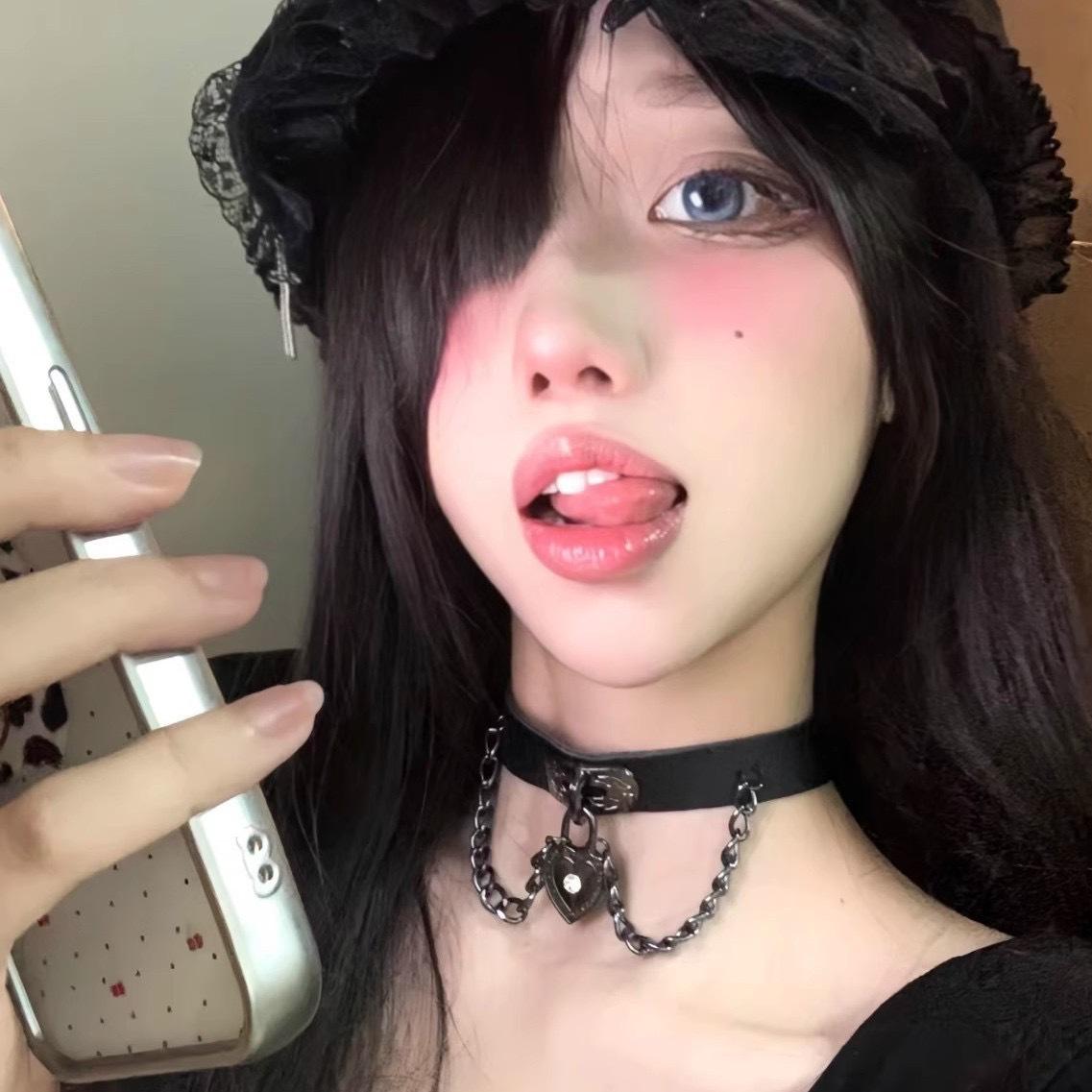 

Черная маска для глаз в цветочек для маскарада и переодевания