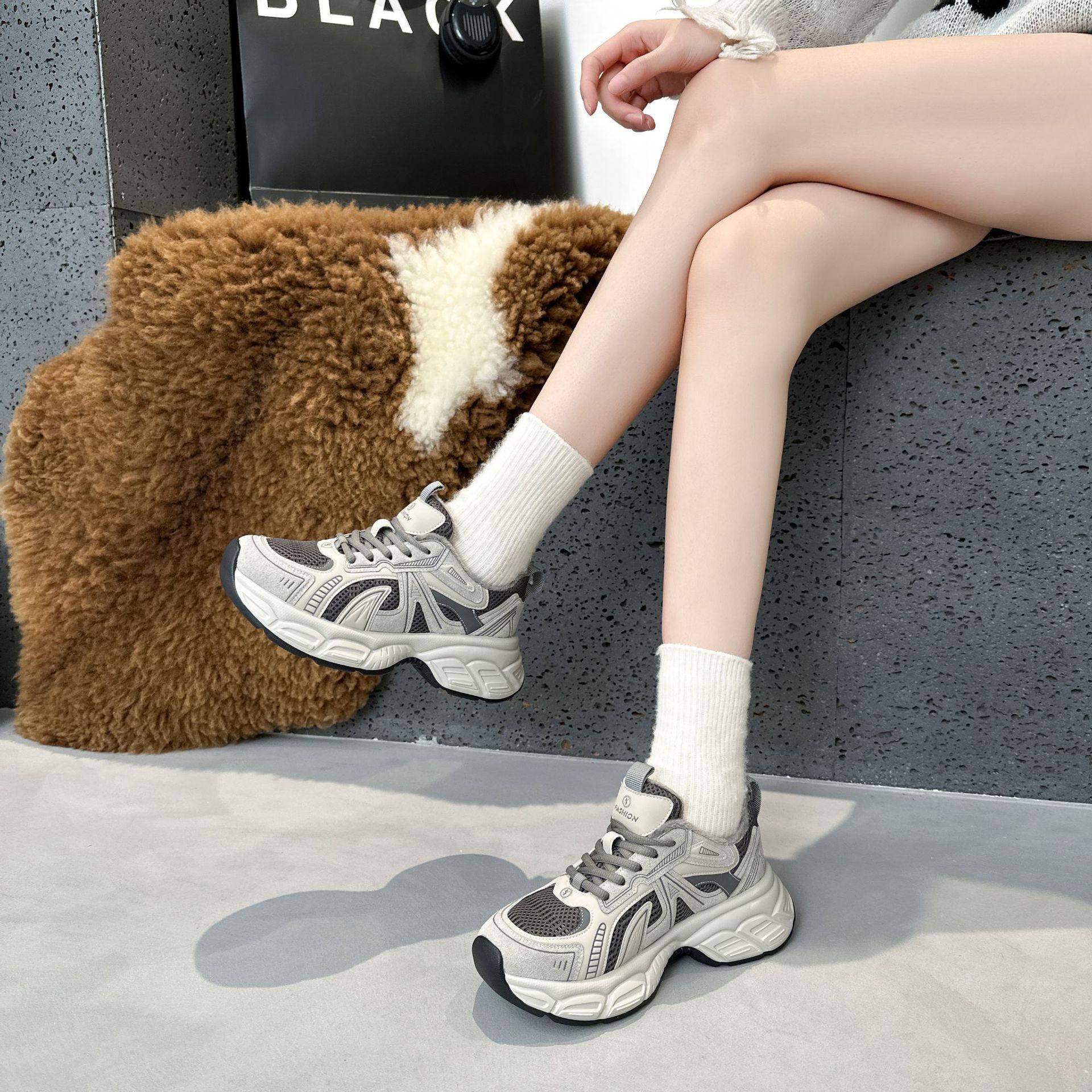 

Женские кроссовки «папины кроссовки» на начало весны, новые, ретро, кожаные, спортивные и для отдыха, универсальные, на толстой подошве, с цветовой блокировкой, кроссовки для бега 35