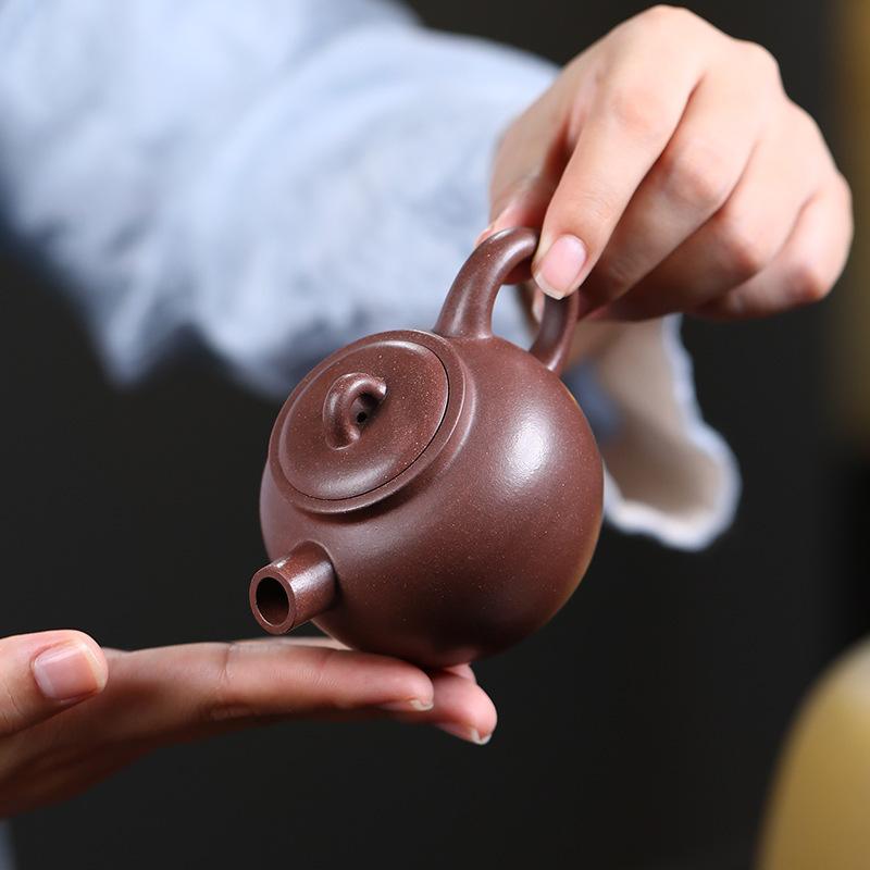 

150ml Boutique Yixing Purple Clay Teapots Handmade Apple Pot Raw Ore Zhongcao Qing Mud Kettle Chinese Zisha Tea Set Cafes Craft