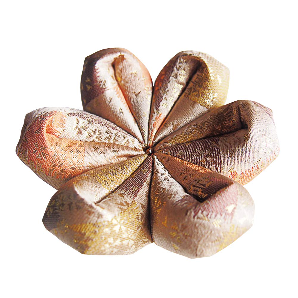 

Japanese-made bell cushion, elegant white tea, suitable for use with bells (flower-shaped, size 2, 10cm diameter)