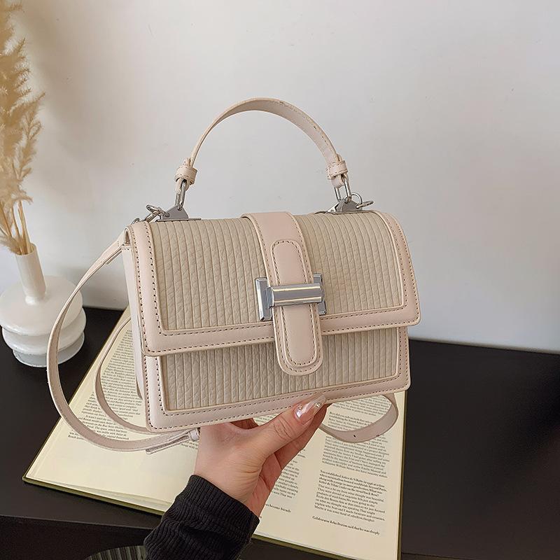 

Простая и модная полосатая маленькая квадратная сумка женская новая высококлассная универсальная сумка-тоут на одно плечо сумка-мессенджер бежевый