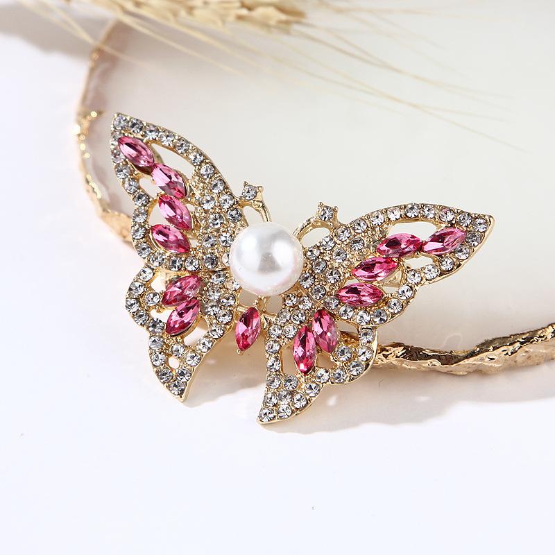 Pearl Butterfly Brooch Autumn Winter Fashion Alloy Plated Aesthetic Design Women's Clothing Accessories BFF Gift Pin
