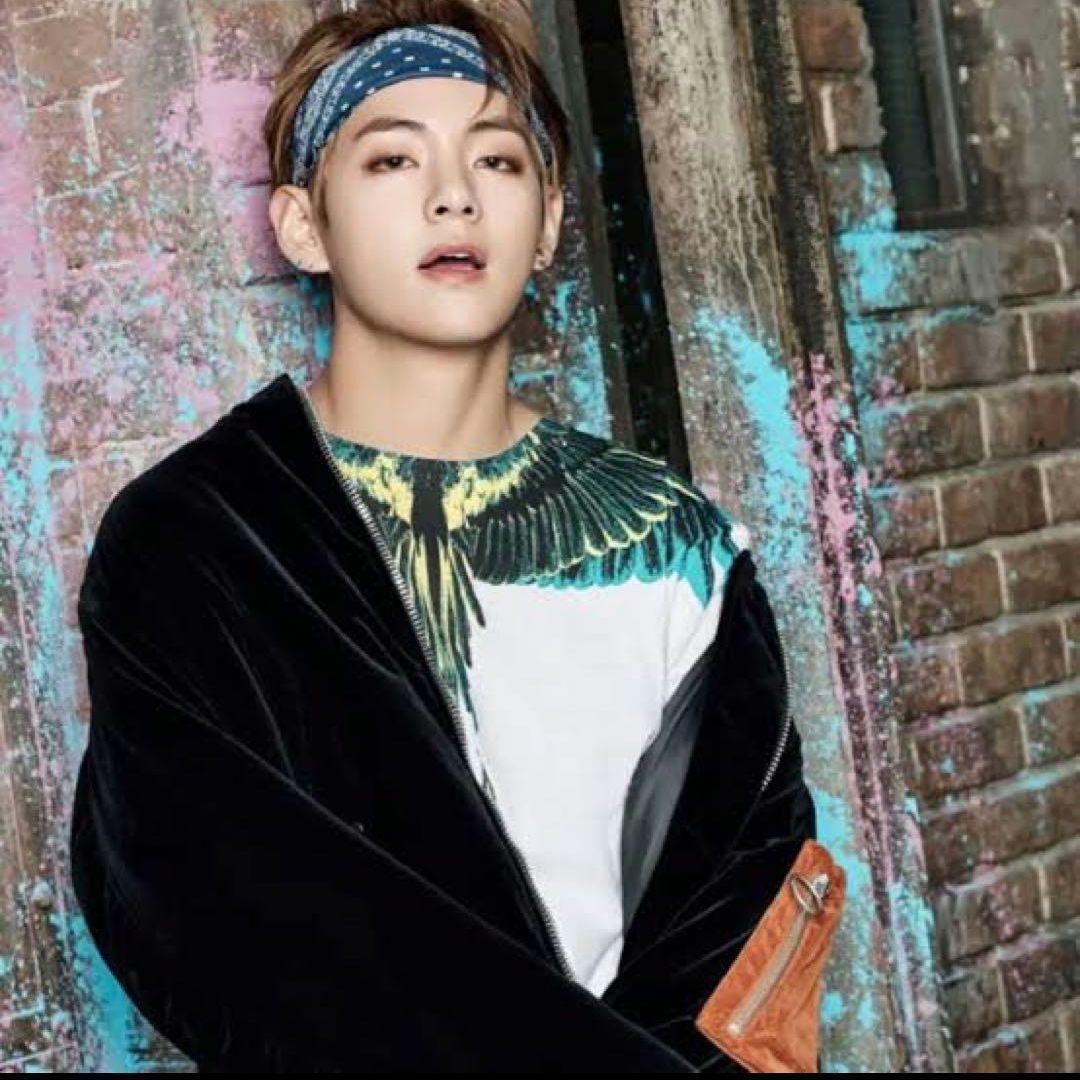 

[Б/У] Футболка MARCELO BURLON Marcelo Feather, которую носил BTS V