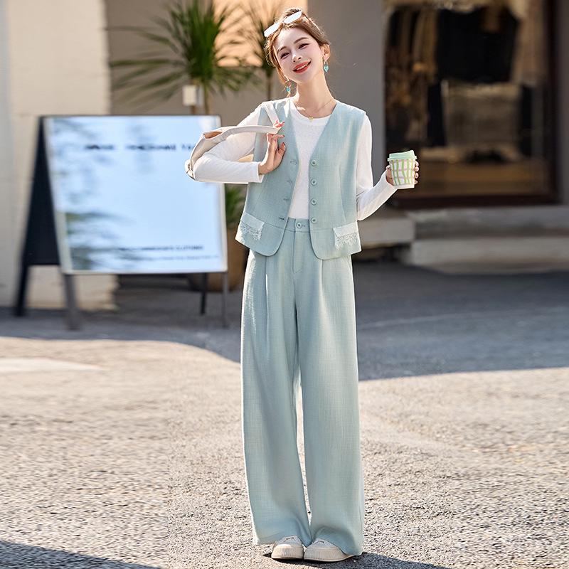 

Женский модный комплект жилет на весну/лето 2025: Элегантный, Стройнящий, Омолаживающий Костюм-Тройка для Молодых Мам Extra Large синий