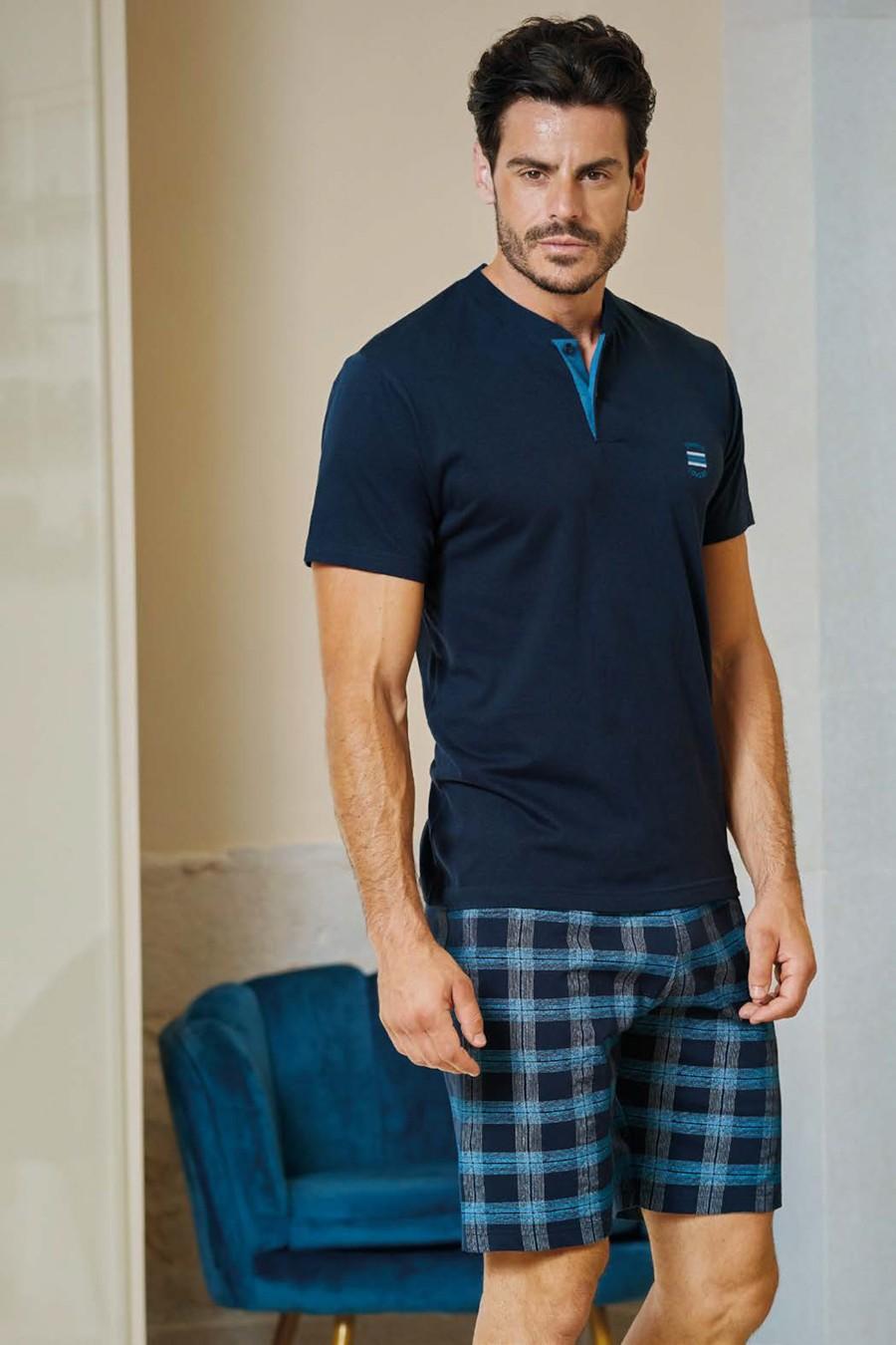 

комплект: футболки та шорти Enrico Coveri (80367) 48(M) різнокольорові кольору