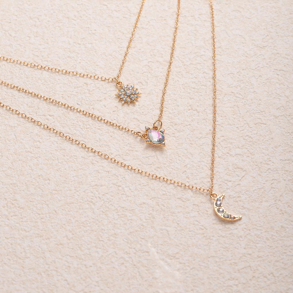 Stacked star necklace, European and American jewelry, women's retro multi-layer light luxury design, diamond-encrusted water drop pendant