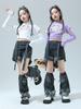 Zweiteiler Denim-Set für Mädchen: Trendiges Jazz Dance Outfit mit süßem und würzigem Hip Hop Street Style.