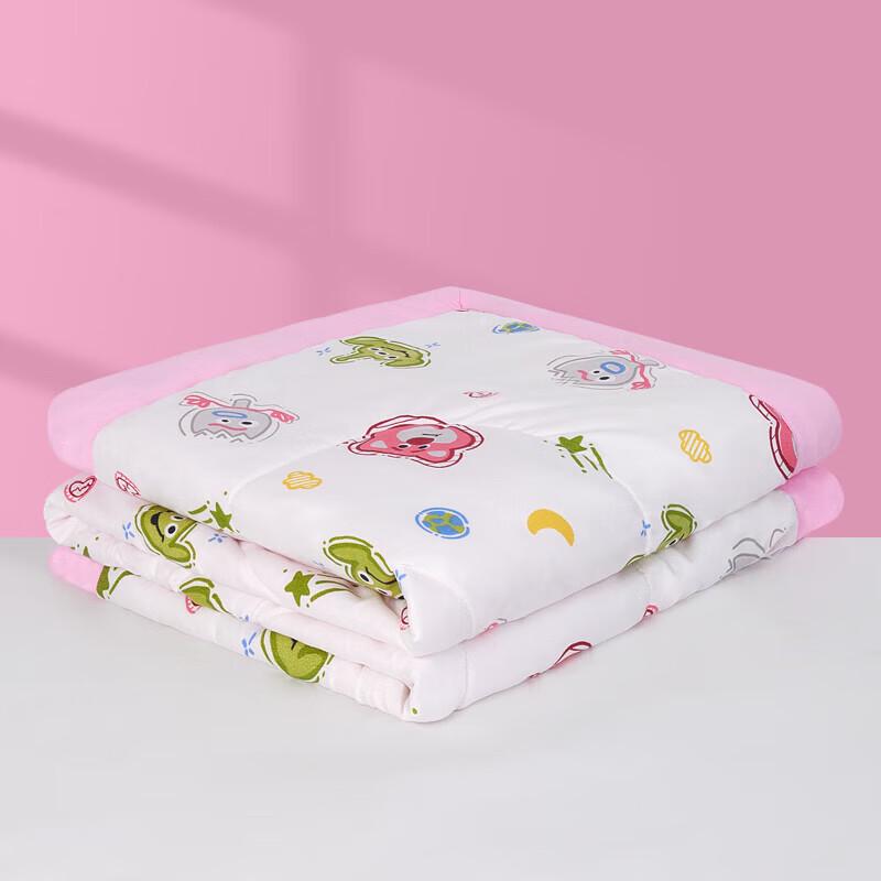 

Muji Strawberry Bear Antibacterial Lightweight Quilt