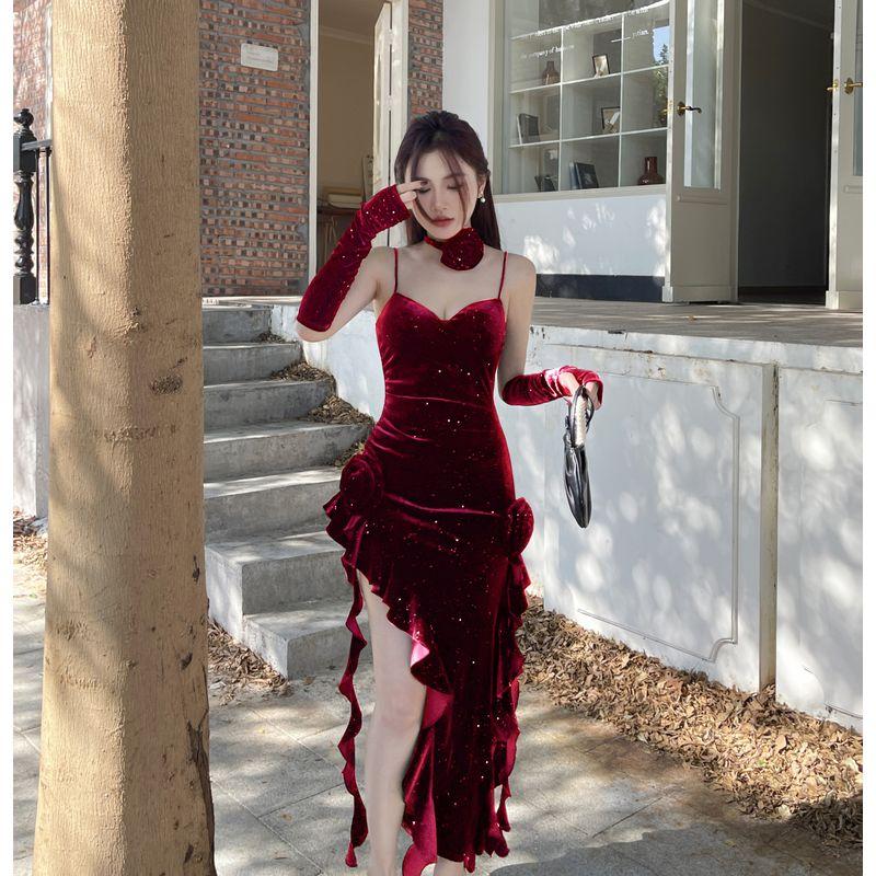 

Потрясающее европейское и американское сексуальное красное бархатное платье, женская юбка с разрезом, длинная юбка, рождественская одежда, юбка на подтяжках Red Size S