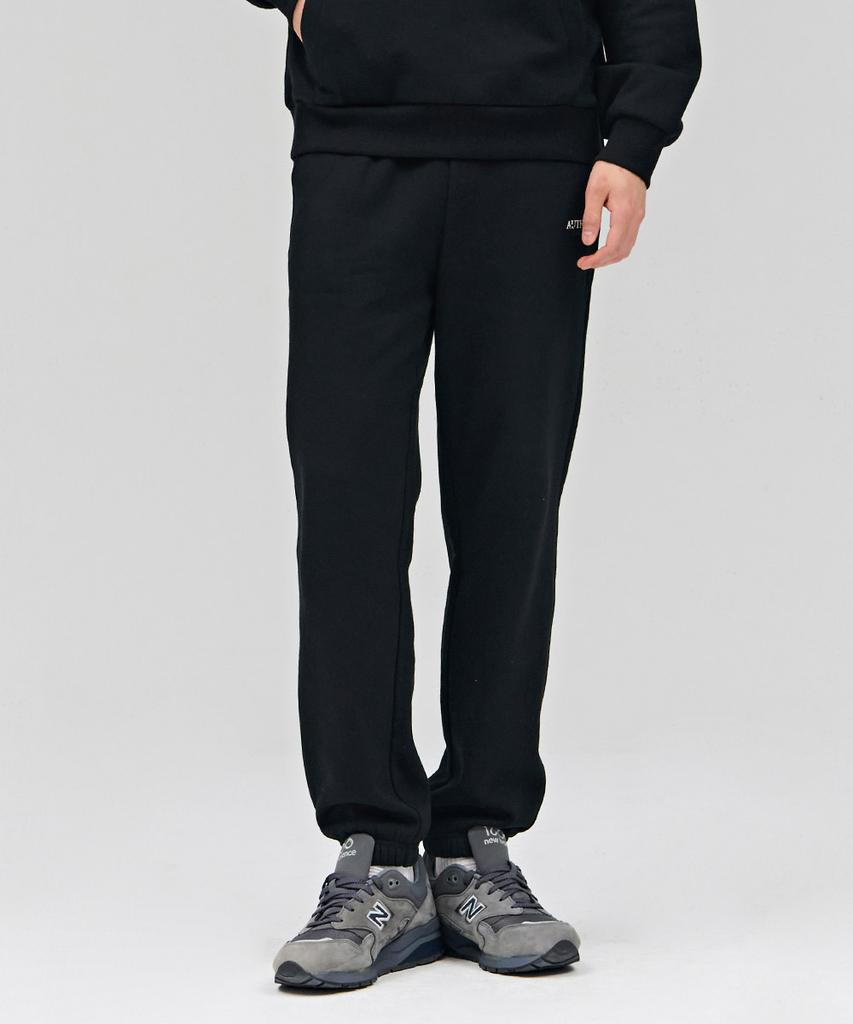 CHASECULT Unisex Essential Jogger Pants - Black