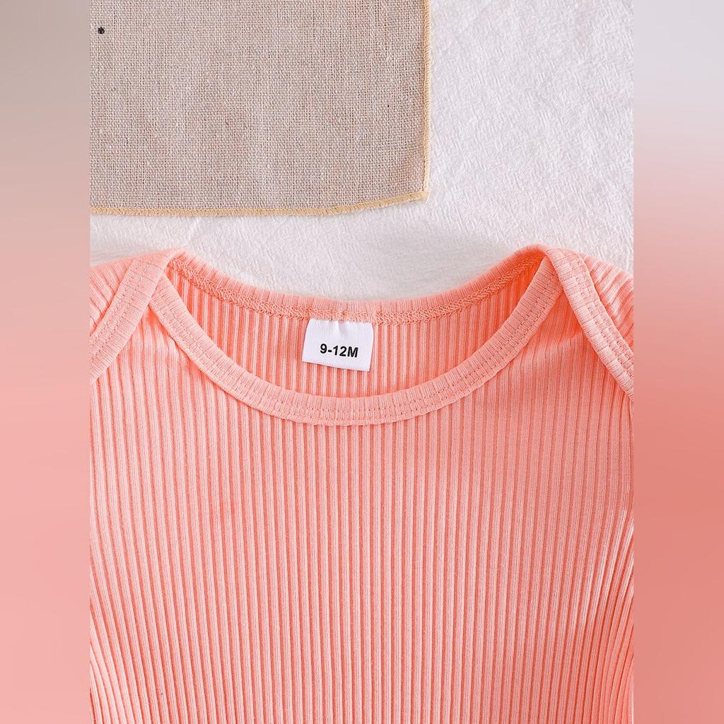 Stilig kjolesett med lange ermer