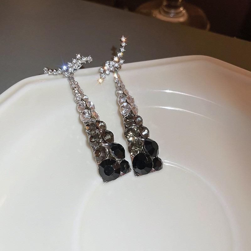 Retro Court Style Silver Needle Zircon Flower Fringed Earrings Light Luxury High-end Stud Earrings Simple Fashion Temperament Earrings