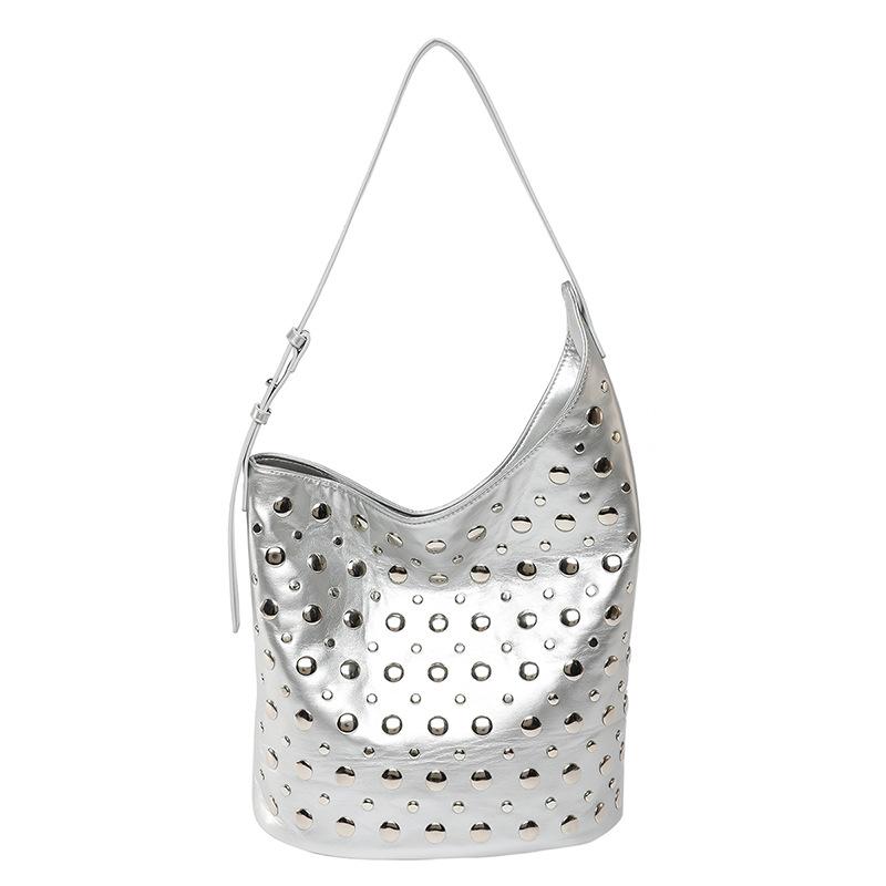 Women's Bag 2025 New Korean Version Fashion Rivet Shoulder Bag Large Capacity Casual Versatile Hand Carrying Bucket Bag Tide