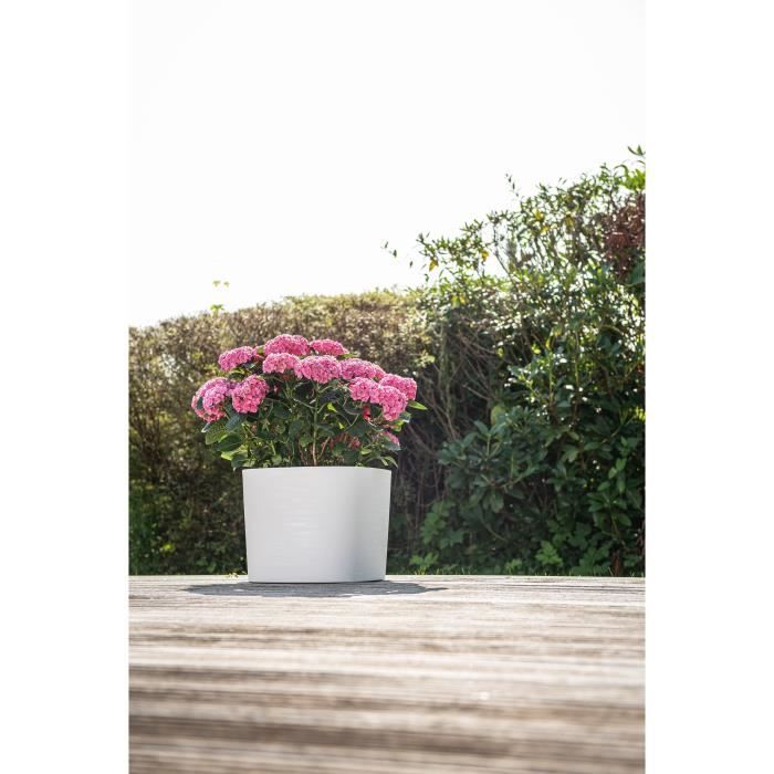 Pot with Water Reserve - GARDEN ID Respect - White 40 X 40 Cm - 100% Household Waste - 100% Recyclable - Structured Surface.