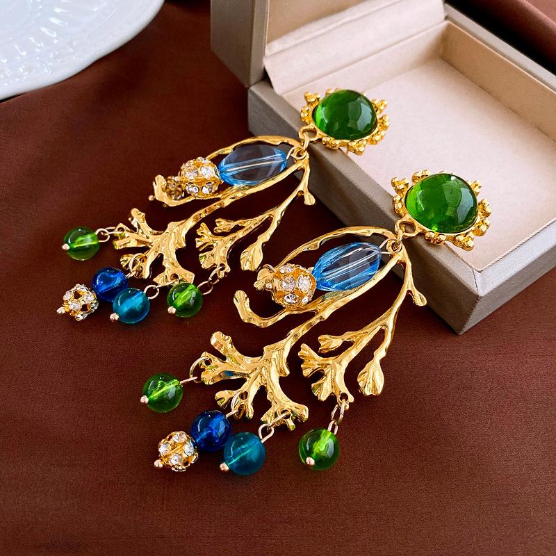 

Модные серьги-подвески для женщин зелёный