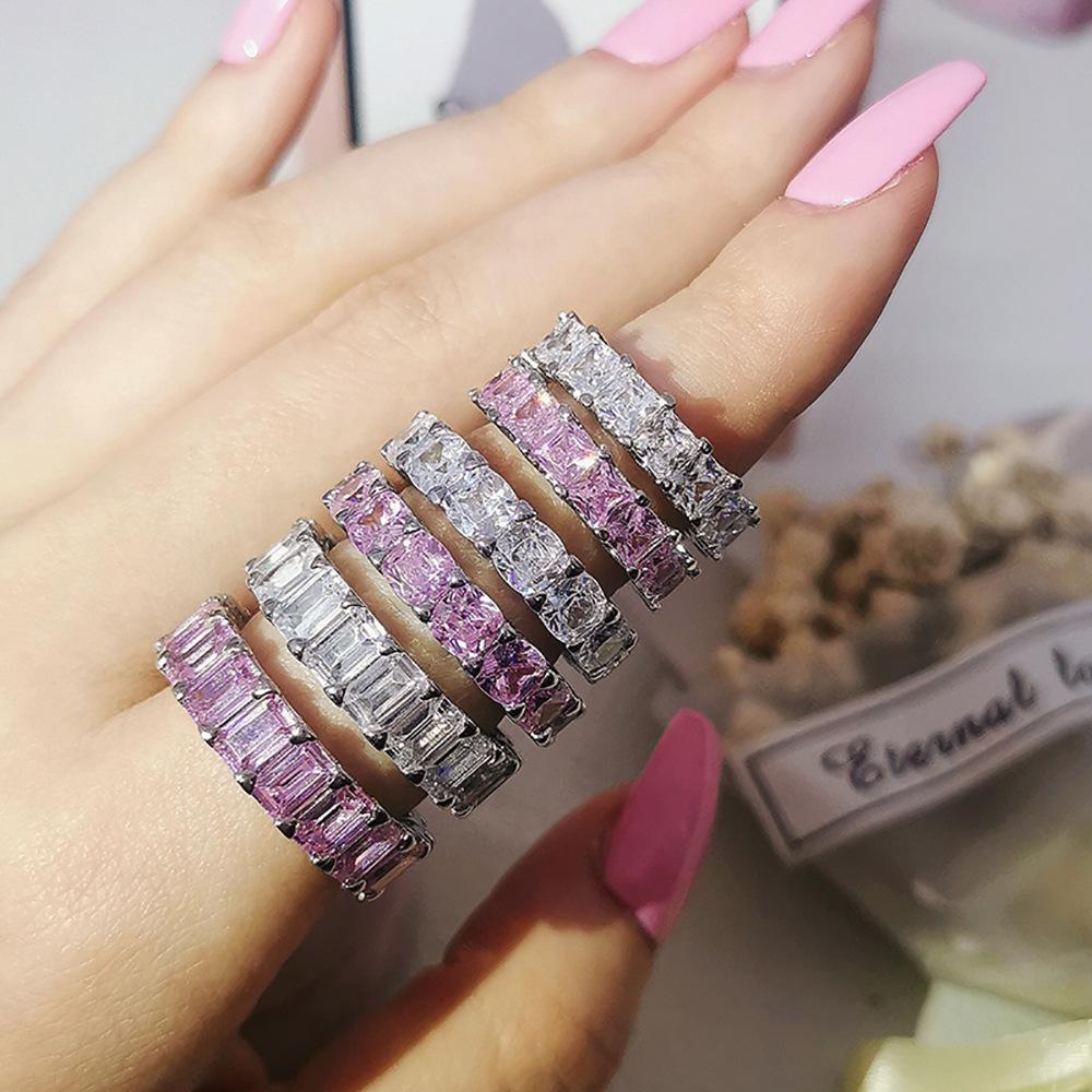 Luxury Zircon Gem Diamond Band Ring with Niche Appeal