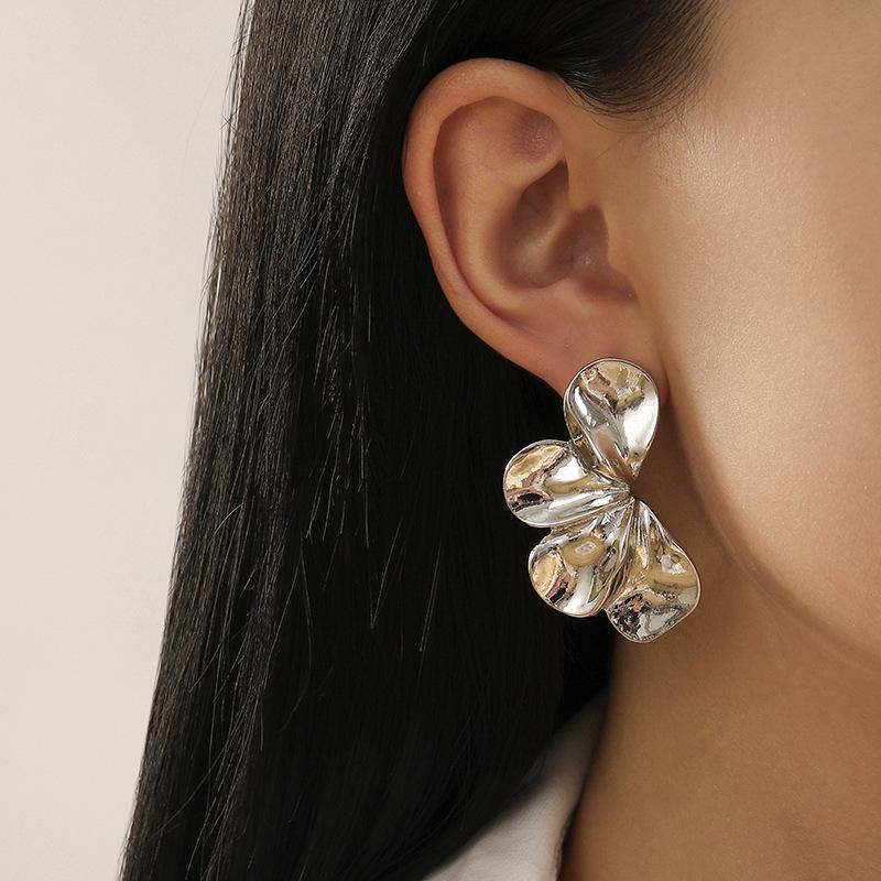 Exaggerated personality double-layer five-petaled flower earrings, simple retro striped leaf fringed earrings