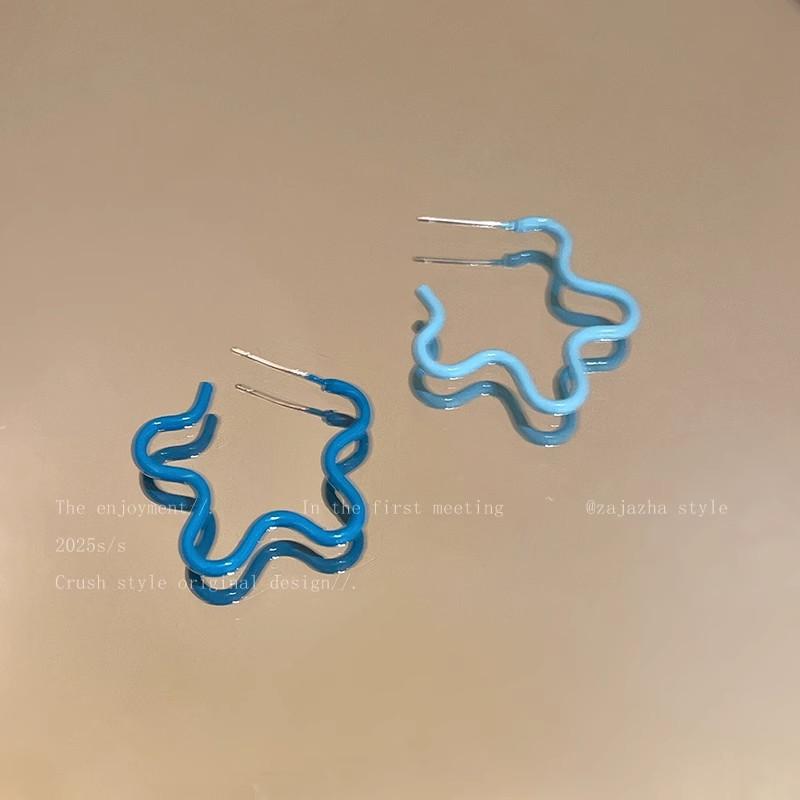 Blue Gradient Small Flower-shaped Glazed Ear Ring for Women - Summer Sweet and Youthful Heart-shaped Earrings, Unique and Exquisite Ear Jewelry