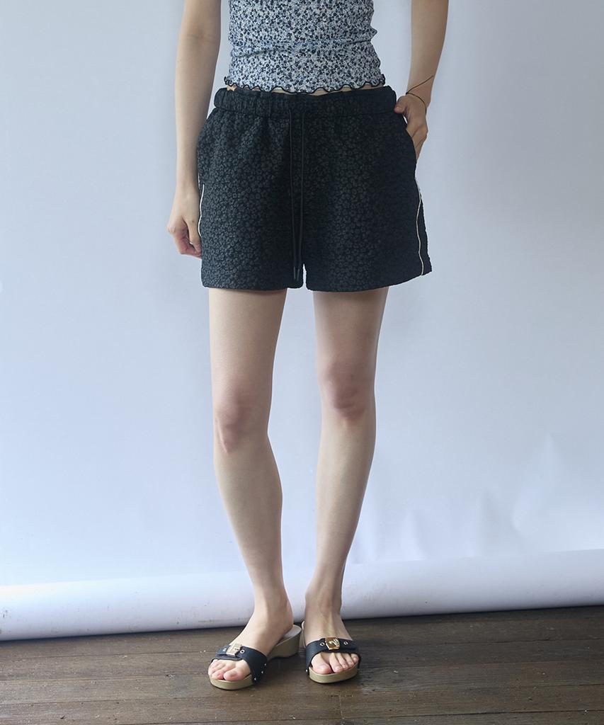 HOKUSPOKUS Volume Flower Shorts_Black