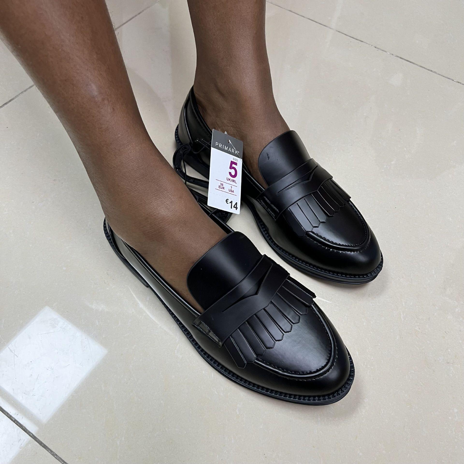 

Мокасины без застежек на неглубоких каблуках Женская повседневная обувь Модные однотонные туфли на плоской подошве Британские кожаные туфли на плоской подошве Обувь для скейтбординга на плоской подошве EUR 41 чёрный