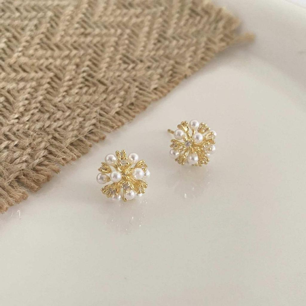 Firework Pearl Zirconia Stud Earrings - Elegant Retro Light Luxury, Versatile Design