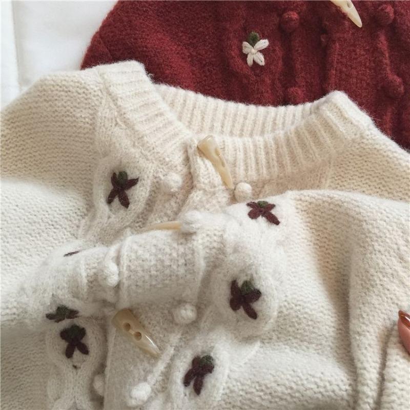 

Винтажный кардиган с роговыми пуговицами, женский осенний новый свободный вязаный свитер с вышивкой в стиле тяжелой промышленности, толстый One size бежевый